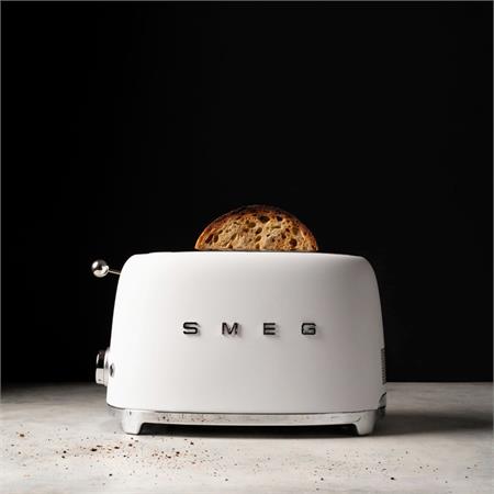 smeg-matte-white-toaster-200shop-now2.jpg