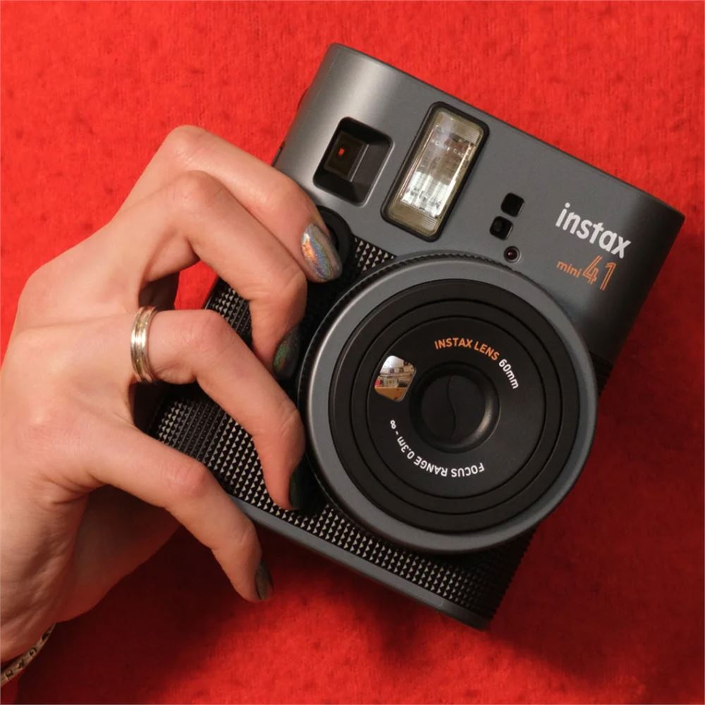 Instax Mini 41 Siyah Analog Şipşak Fotoğraf Makinesi