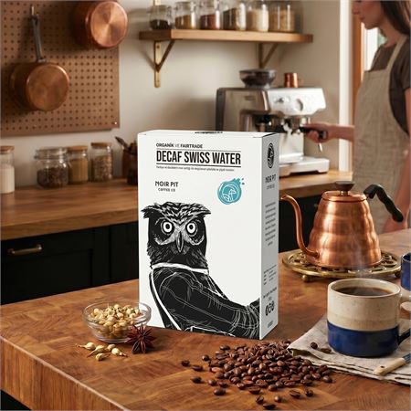 decaf-250-gr-box-mockup-05.jpg
